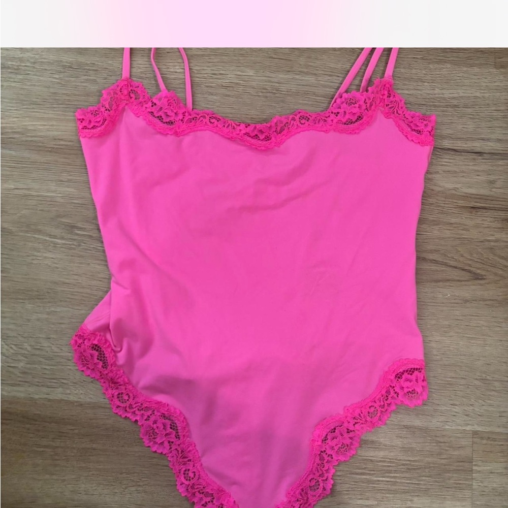 skims fits everybody lace bodysuit
